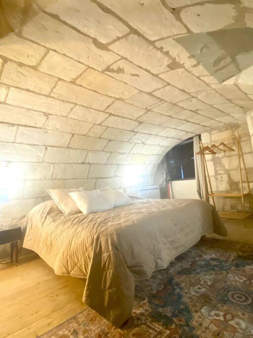 Hotel Robin Quantin In The Heart Of Old Tours Bagian luar foto