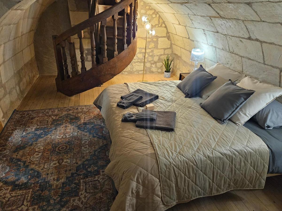 Hotel Robin Quantin In The Heart Of Old Tours Bagian luar foto